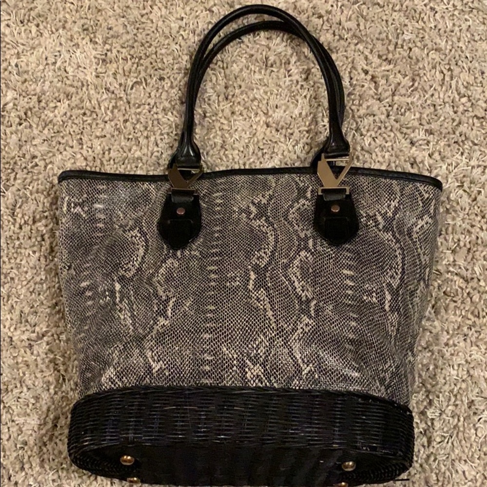 Large shoulder bag!